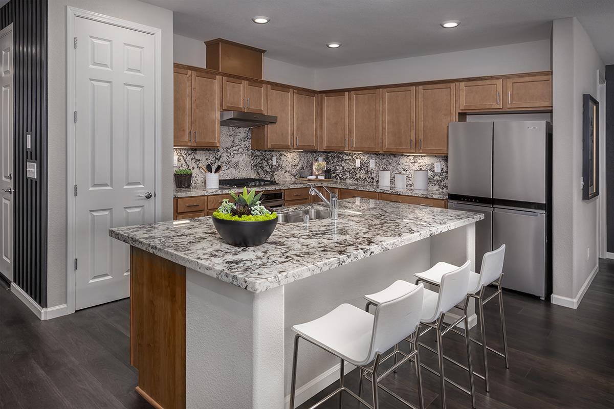 Detail Gallery Image 7 of 11 For 1920 Peony St, Hollister,  CA 95023 - 3 Beds | 2 Baths