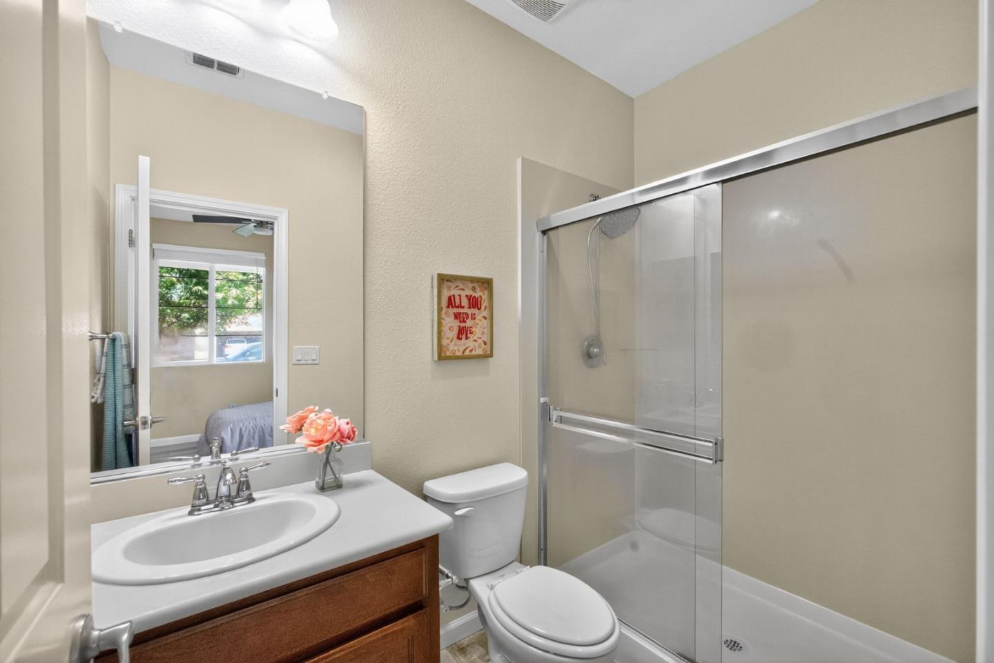 Detail Gallery Image 14 of 19 For 1455 Orgullo Ln, Manteca,  CA 95337 - 4 Beds | 3 Baths
