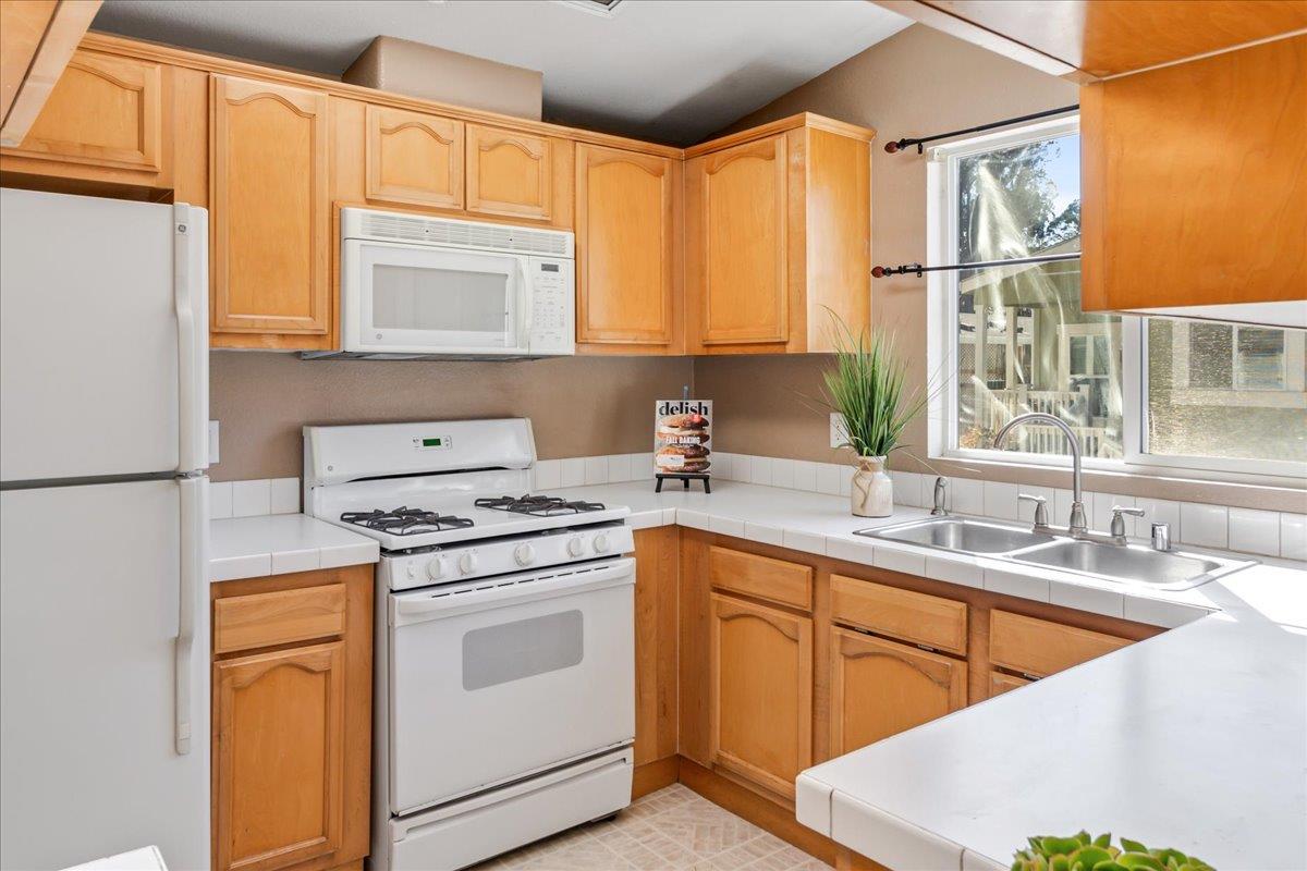 Detail Gallery Image 14 of 29 For 3060 Porter St #27,  Soquel,  CA 95073 - 3 Beds | 2 Baths