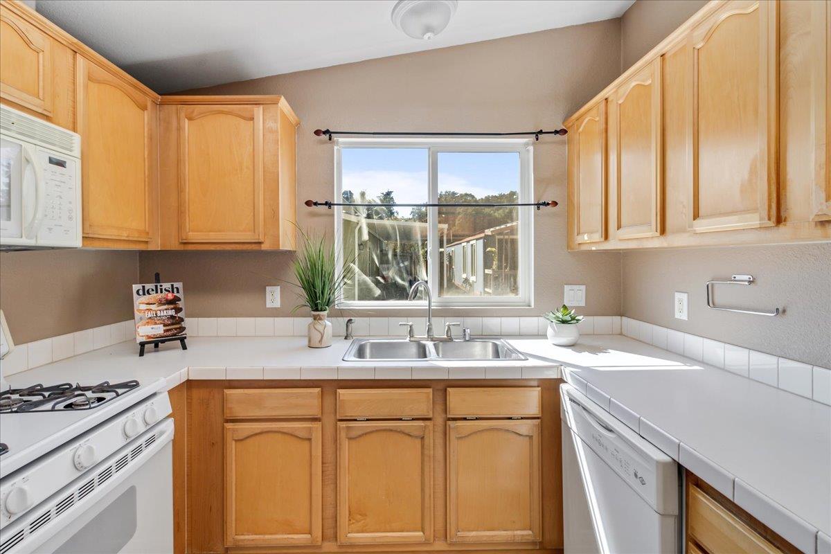 Detail Gallery Image 15 of 29 For 3060 Porter St #27,  Soquel,  CA 95073 - 3 Beds | 2 Baths