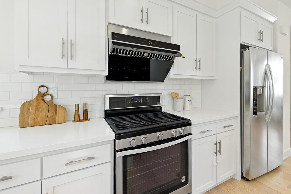Detail Gallery Image 12 of 39 For 8536 Jetty Way, Newark,  CA 94560 - 3 Beds | 3/1 Baths