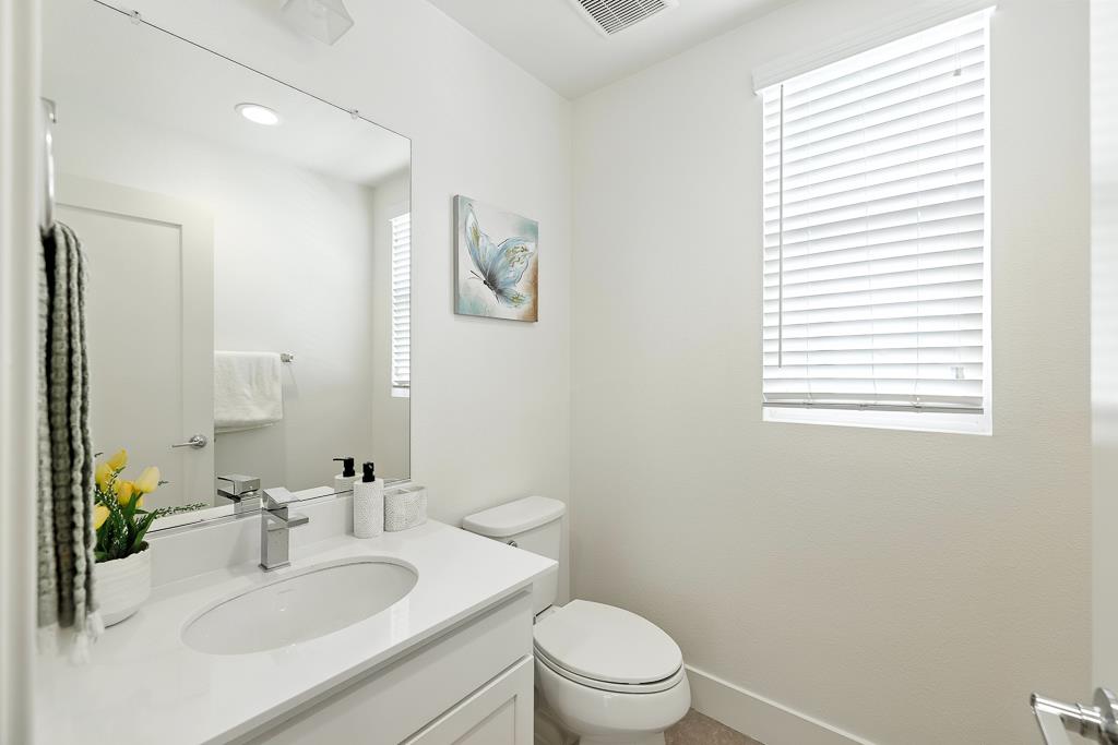 Detail Gallery Image 17 of 39 For 8536 Jetty Way, Newark,  CA 94560 - 3 Beds | 3/1 Baths