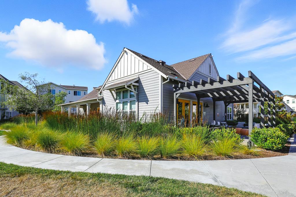 Detail Gallery Image 27 of 39 For 8536 Jetty Way, Newark,  CA 94560 - 3 Beds | 3/1 Baths