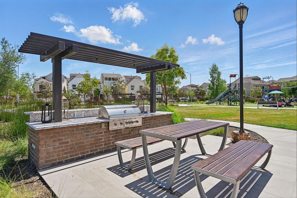 Detail Gallery Image 29 of 39 For 8536 Jetty Way, Newark,  CA 94560 - 3 Beds | 3/1 Baths