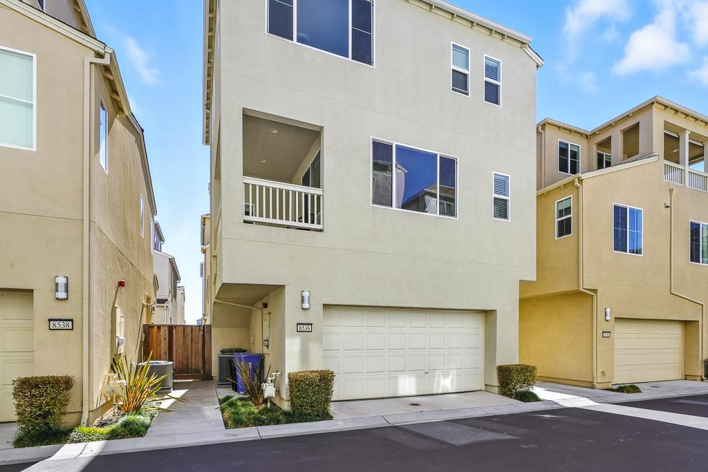 Detail Gallery Image 3 of 39 For 8536 Jetty Way, Newark,  CA 94560 - 3 Beds | 3/1 Baths