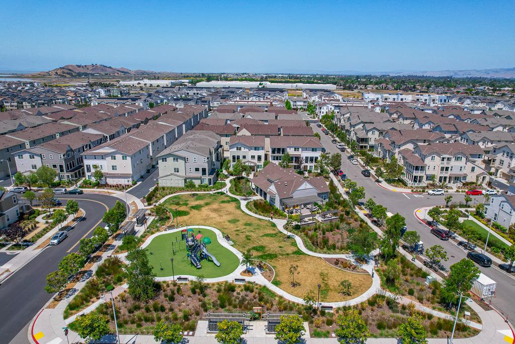 Detail Gallery Image 34 of 39 For 8536 Jetty Way, Newark,  CA 94560 - 3 Beds | 3/1 Baths