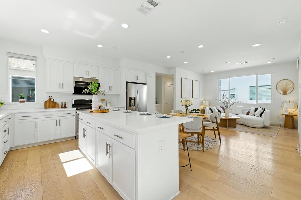 Detail Gallery Image 4 of 39 For 8536 Jetty Way, Newark,  CA 94560 - 3 Beds | 3/1 Baths