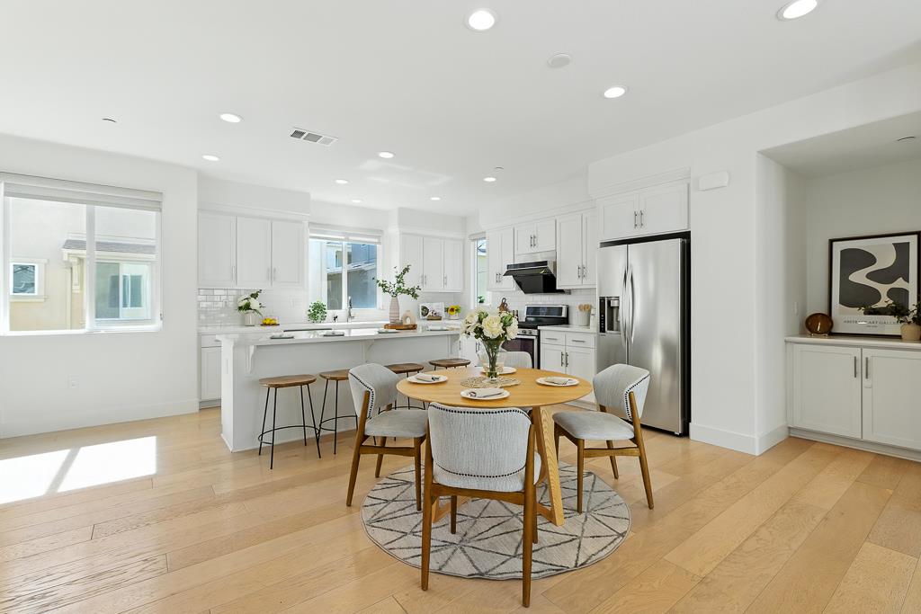 Detail Gallery Image 8 of 39 For 8536 Jetty Way, Newark,  CA 94560 - 3 Beds | 3/1 Baths