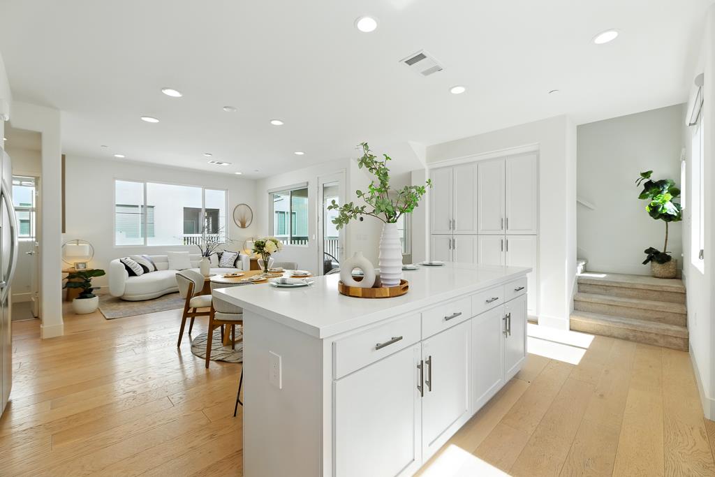 Detail Gallery Image 9 of 39 For 8536 Jetty Way, Newark,  CA 94560 - 3 Beds | 3/1 Baths