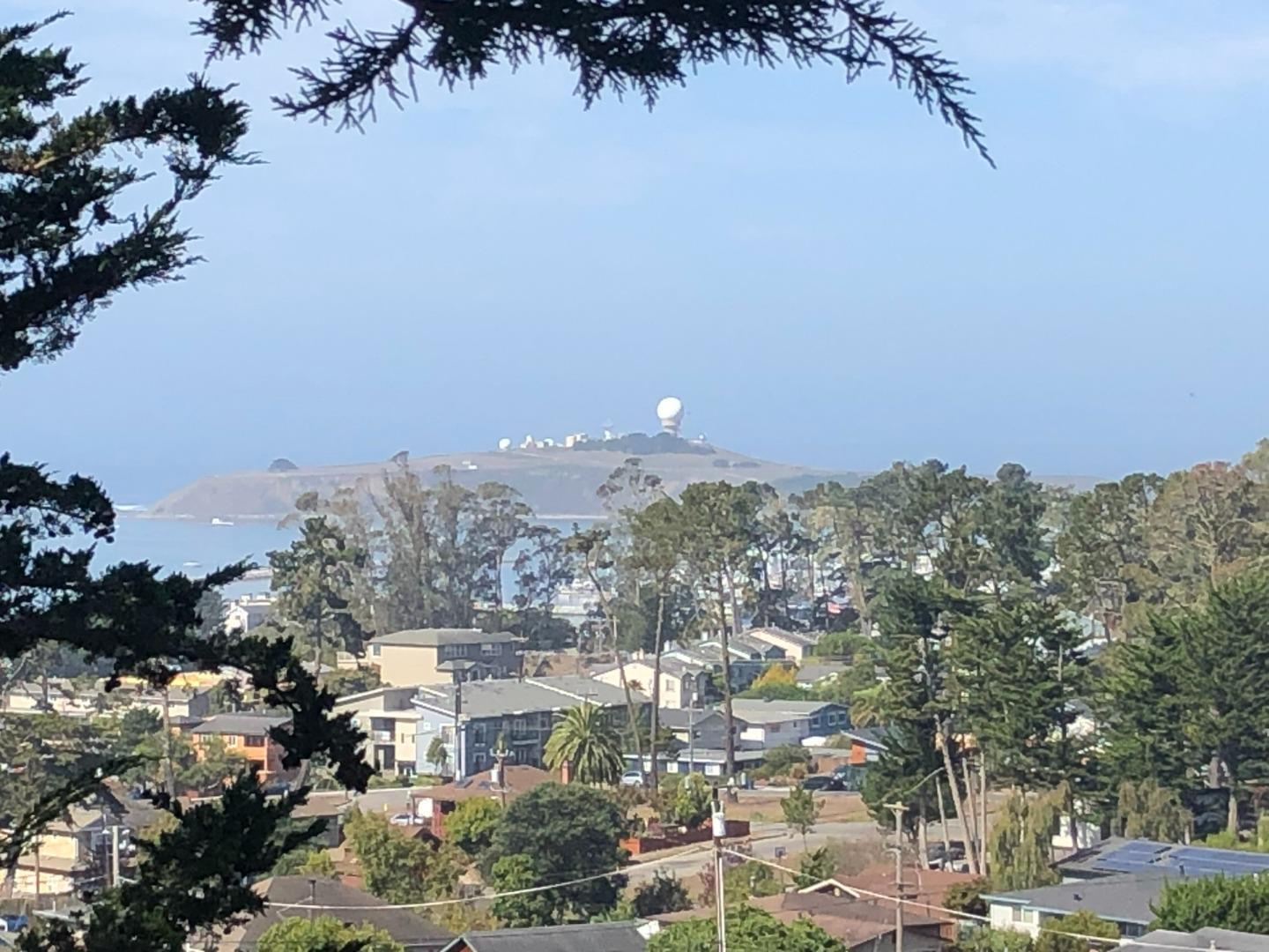 001 Columbus, El Granada, CA, 94018