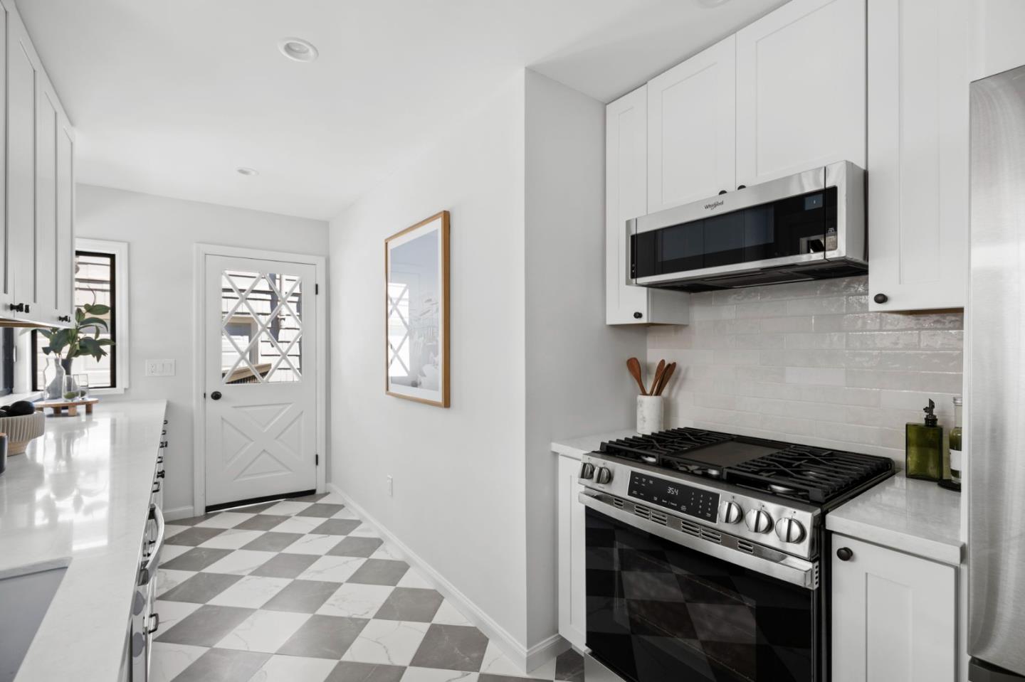 Detail Gallery Image 24 of 84 For 160 Cypress Ave, San Bruno,  CA 94066 - 3 Beds | 2/1 Baths