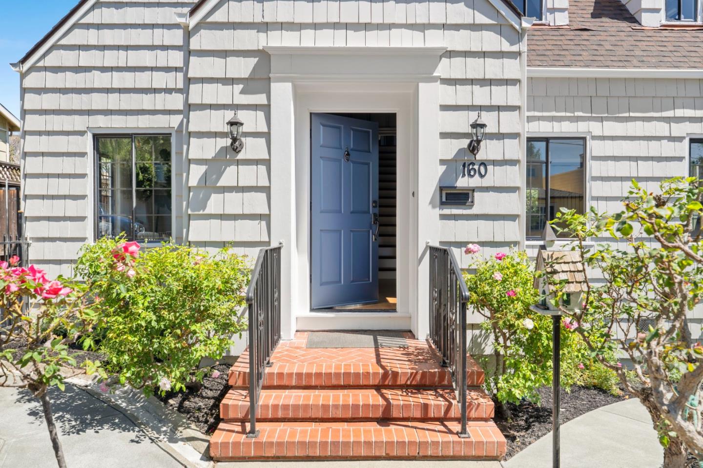 Detail Gallery Image 4 of 84 For 160 Cypress Ave, San Bruno,  CA 94066 - 3 Beds | 2/1 Baths