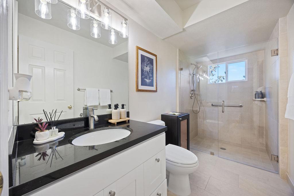 Detail Gallery Image 13 of 28 For 16 Niner Ct, Redwood City,  CA 94062 - 4 Beds | 3 Baths