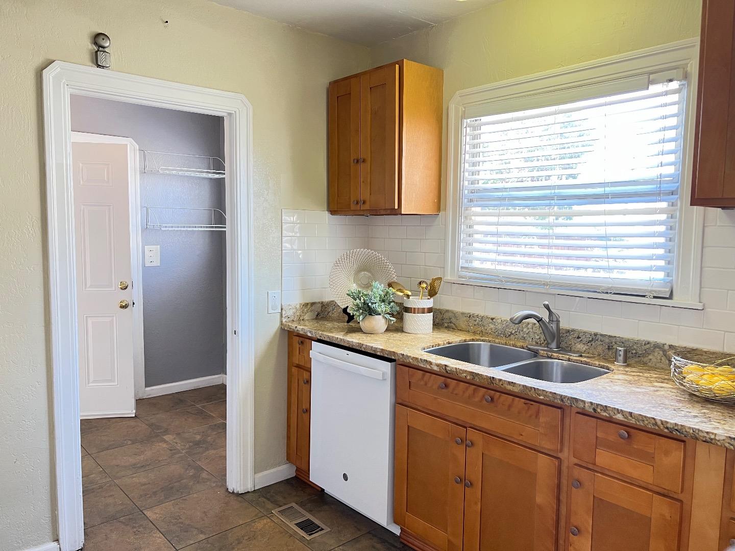 Detail Gallery Image 49 of 59 For 1411 Tennessee St, Vallejo,  CA 94590 - 2 Beds | 1/1 Baths