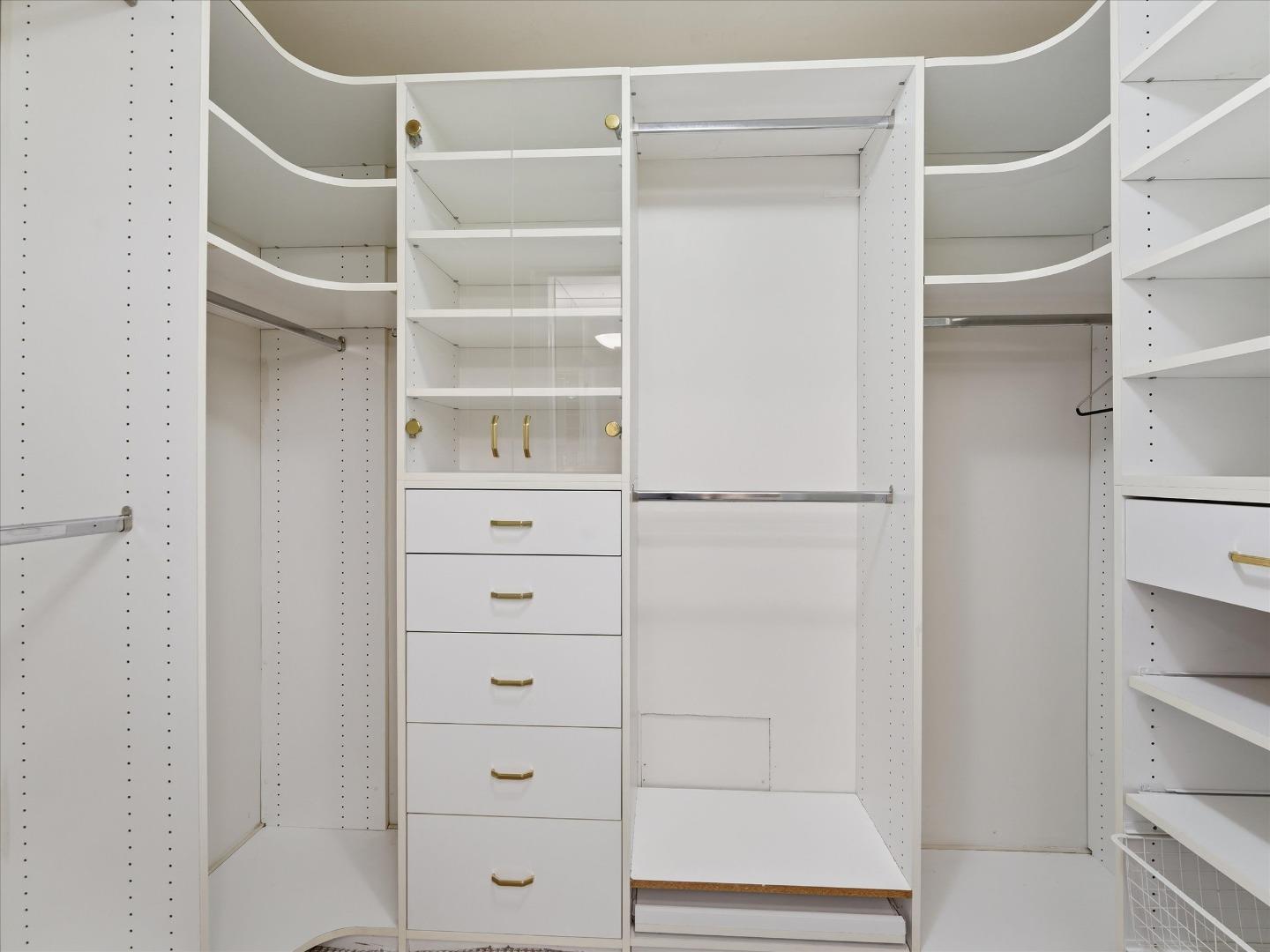 Detail Gallery Image 17 of 29 For 1121 Harriet St, Palo Alto,  CA 94301 - 4 Beds | 2/1 Baths