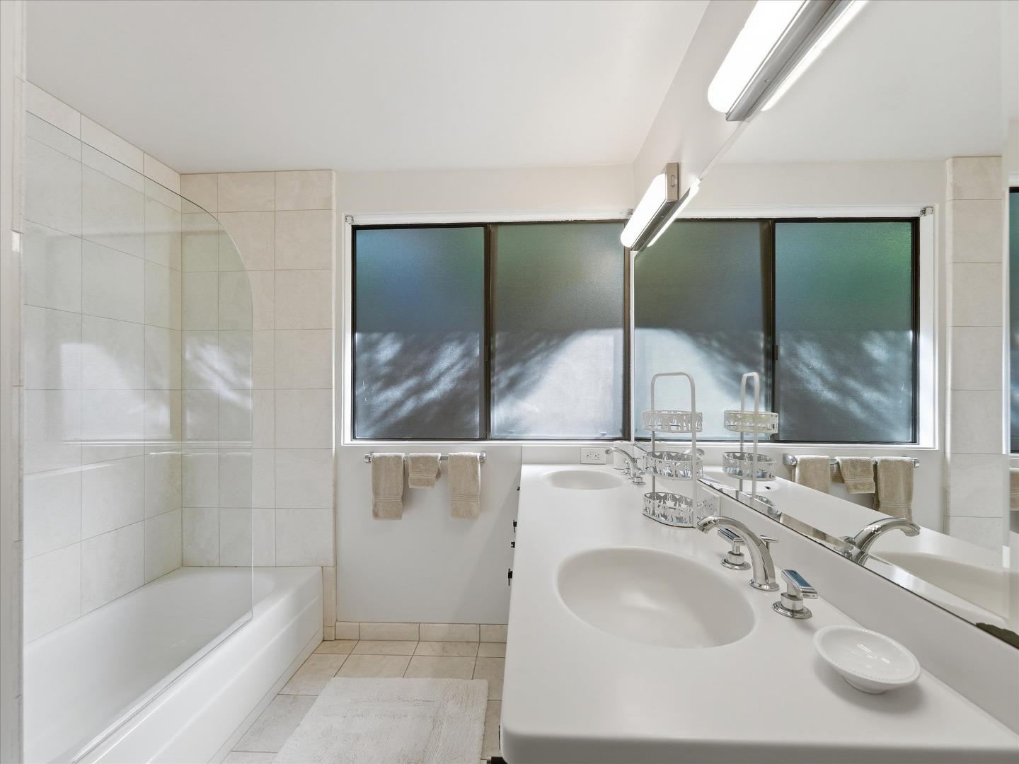 Detail Gallery Image 23 of 29 For 1121 Harriet St, Palo Alto,  CA 94301 - 4 Beds | 2/1 Baths