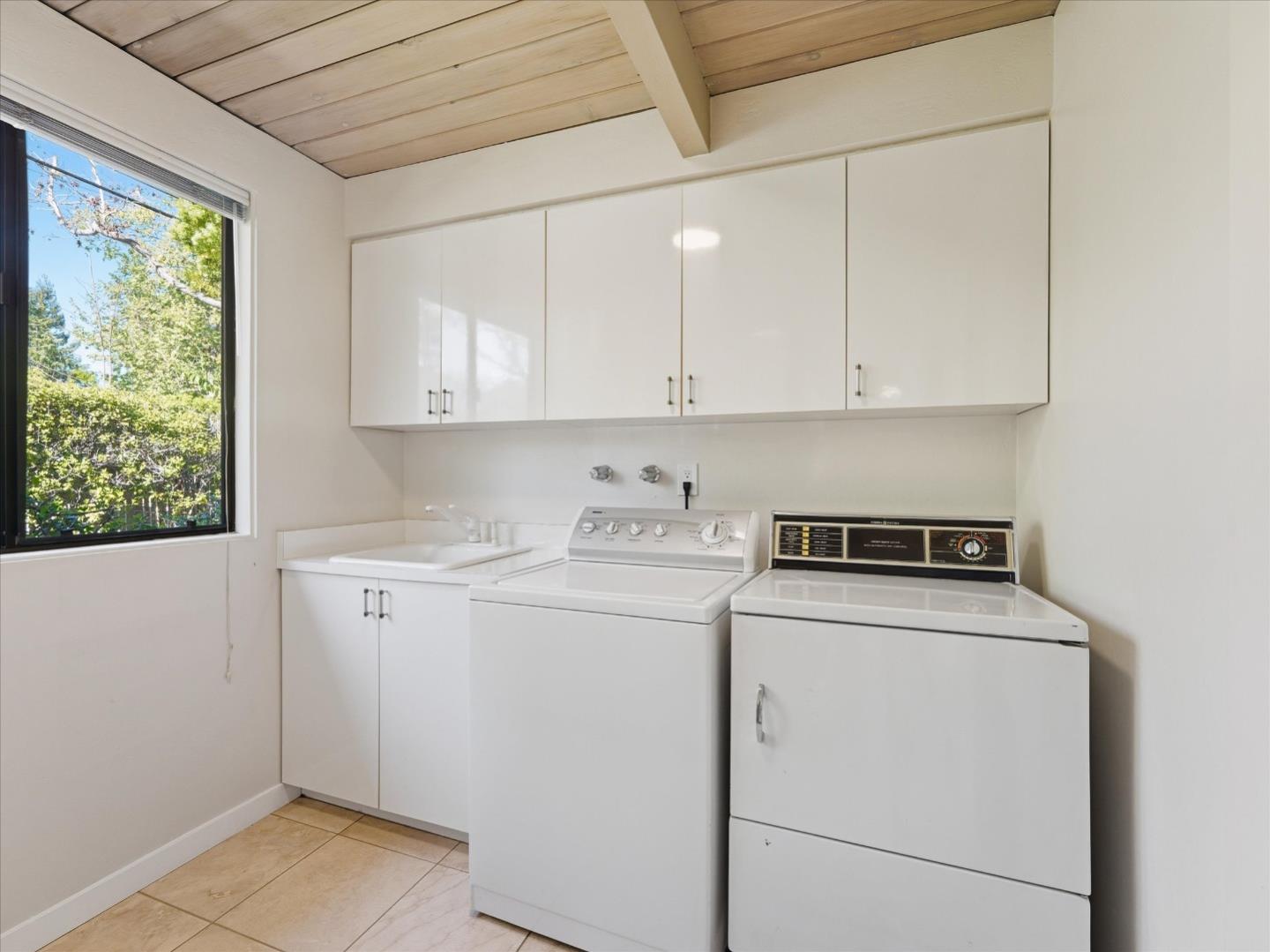 Detail Gallery Image 29 of 29 For 1121 Harriet St, Palo Alto,  CA 94301 - 4 Beds | 2/1 Baths