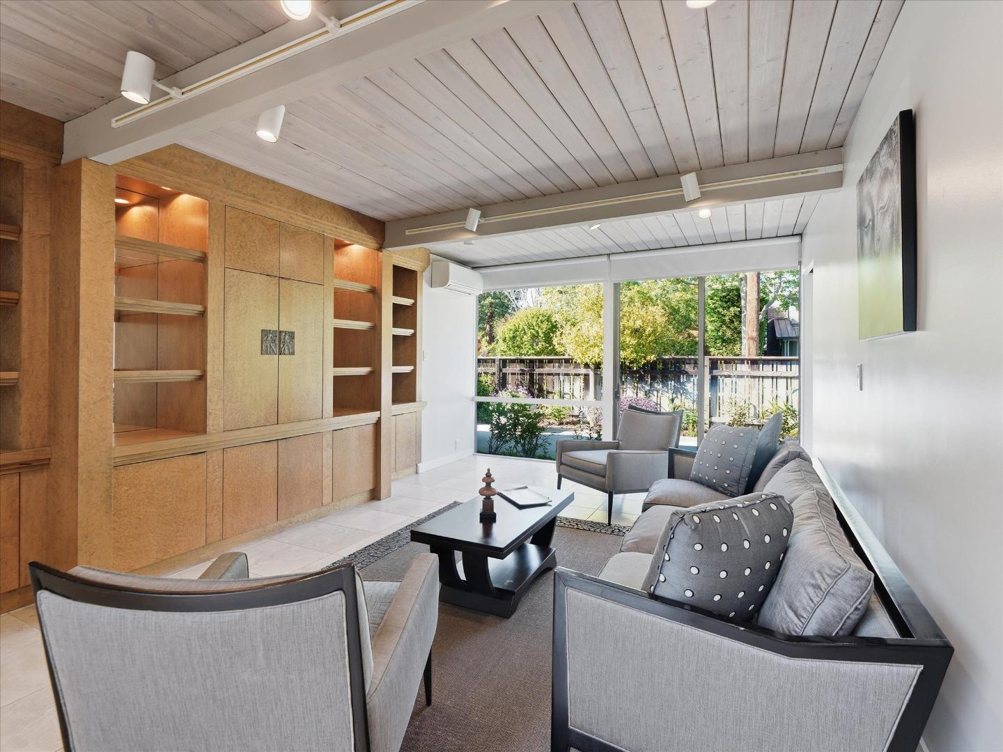 Detail Gallery Image 6 of 29 For 1121 Harriet St, Palo Alto,  CA 94301 - 4 Beds | 2/1 Baths