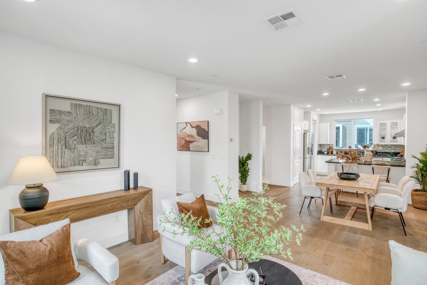 Detail Gallery Image 17 of 52 For 1027 Giacomo Ln #7,  San Jose,  CA 95131 - 4 Beds | 3/1 Baths