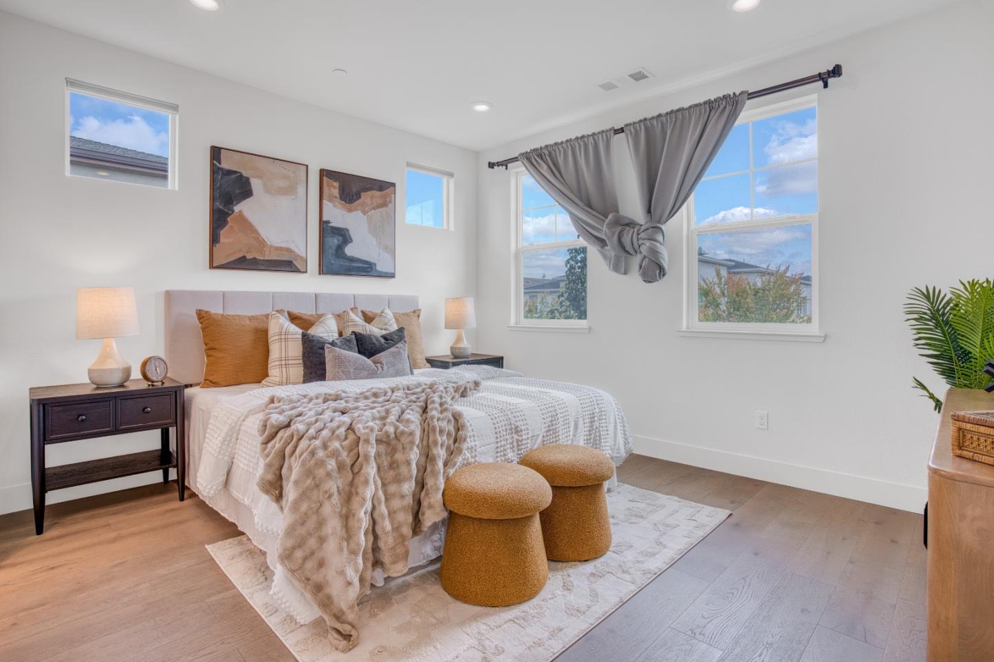 Detail Gallery Image 3 of 52 For 1027 Giacomo Ln #7,  San Jose,  CA 95131 - 4 Beds | 3/1 Baths