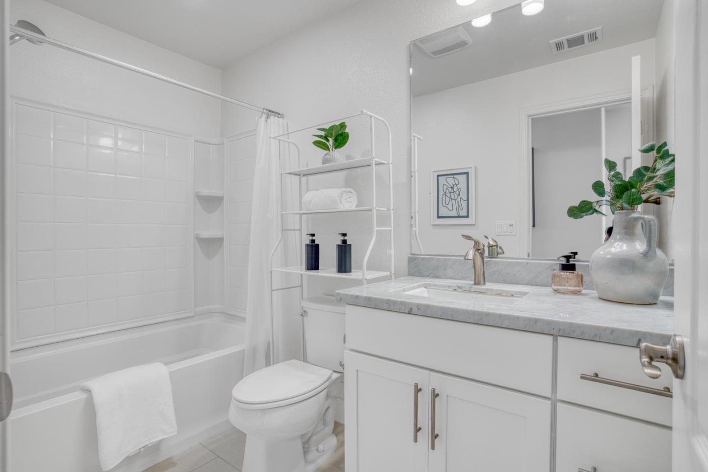 Detail Gallery Image 35 of 52 For 1027 Giacomo Ln #7,  San Jose,  CA 95131 - 4 Beds | 3/1 Baths