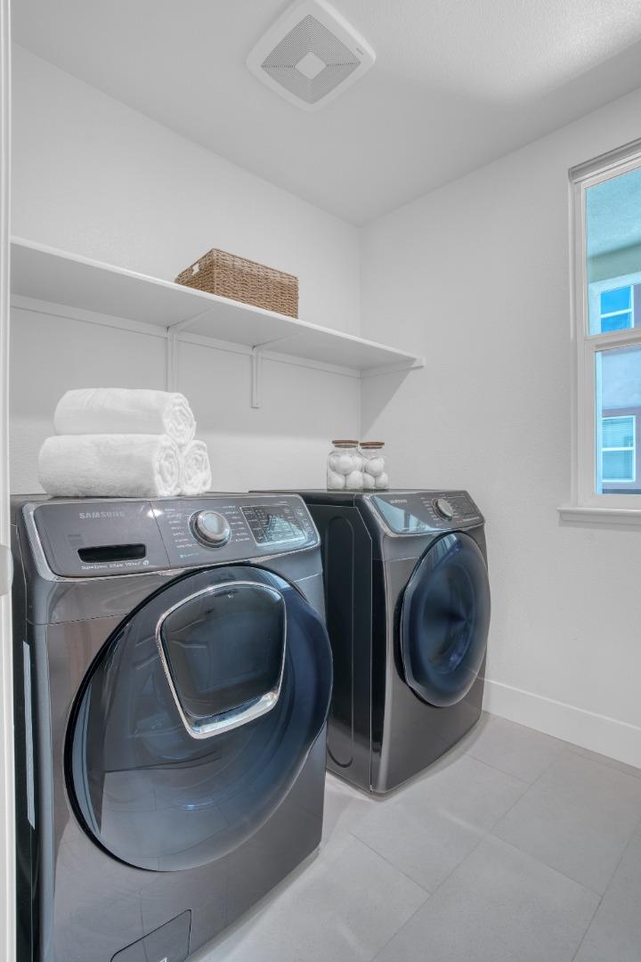 Detail Gallery Image 39 of 52 For 1027 Giacomo Ln #7,  San Jose,  CA 95131 - 4 Beds | 3/1 Baths