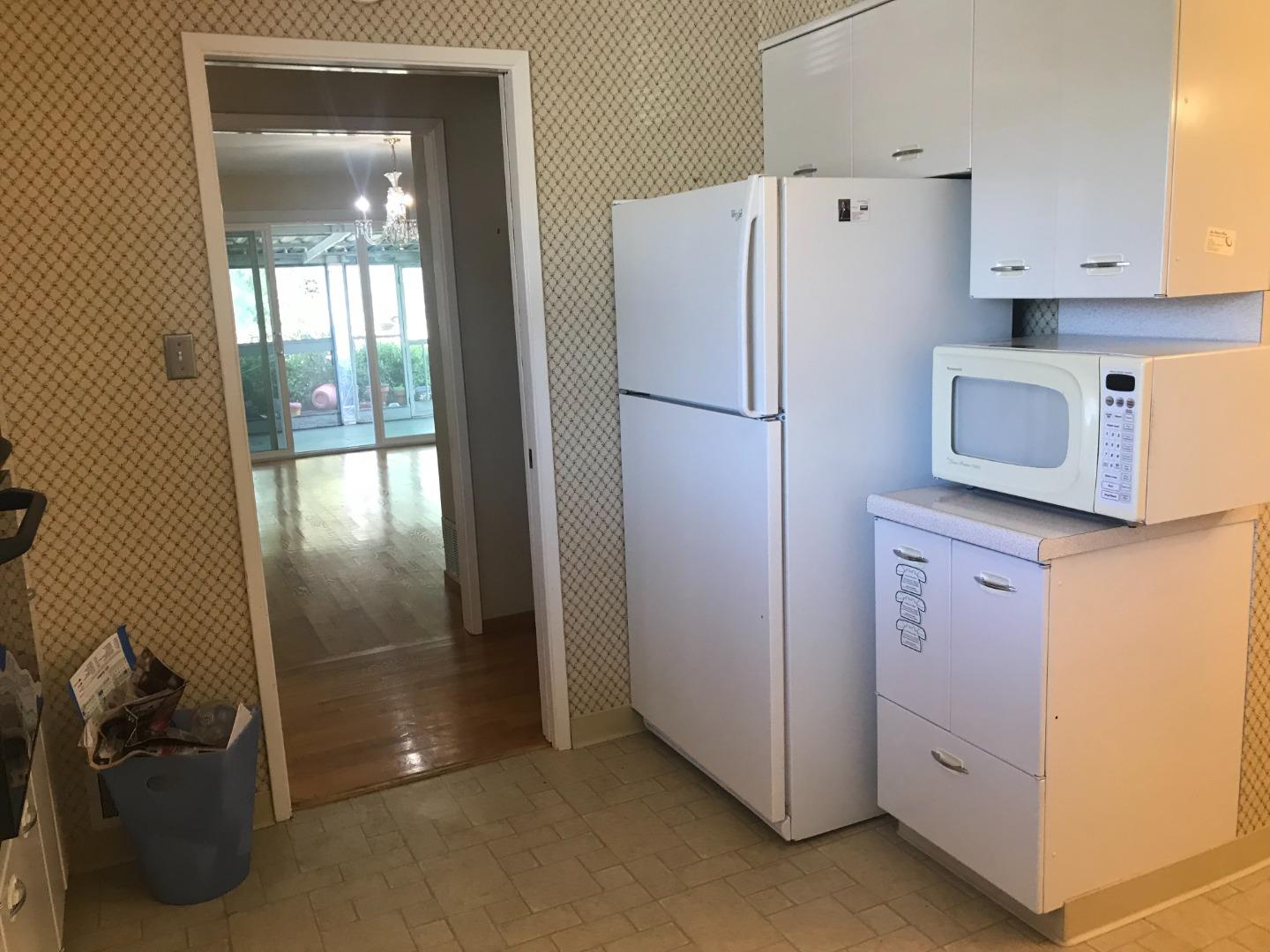 Detail Gallery Image 10 of 20 For 1768 Quesada Way #1768,  Burlingame,  CA 94010 - 2 Beds | 2/1 Baths