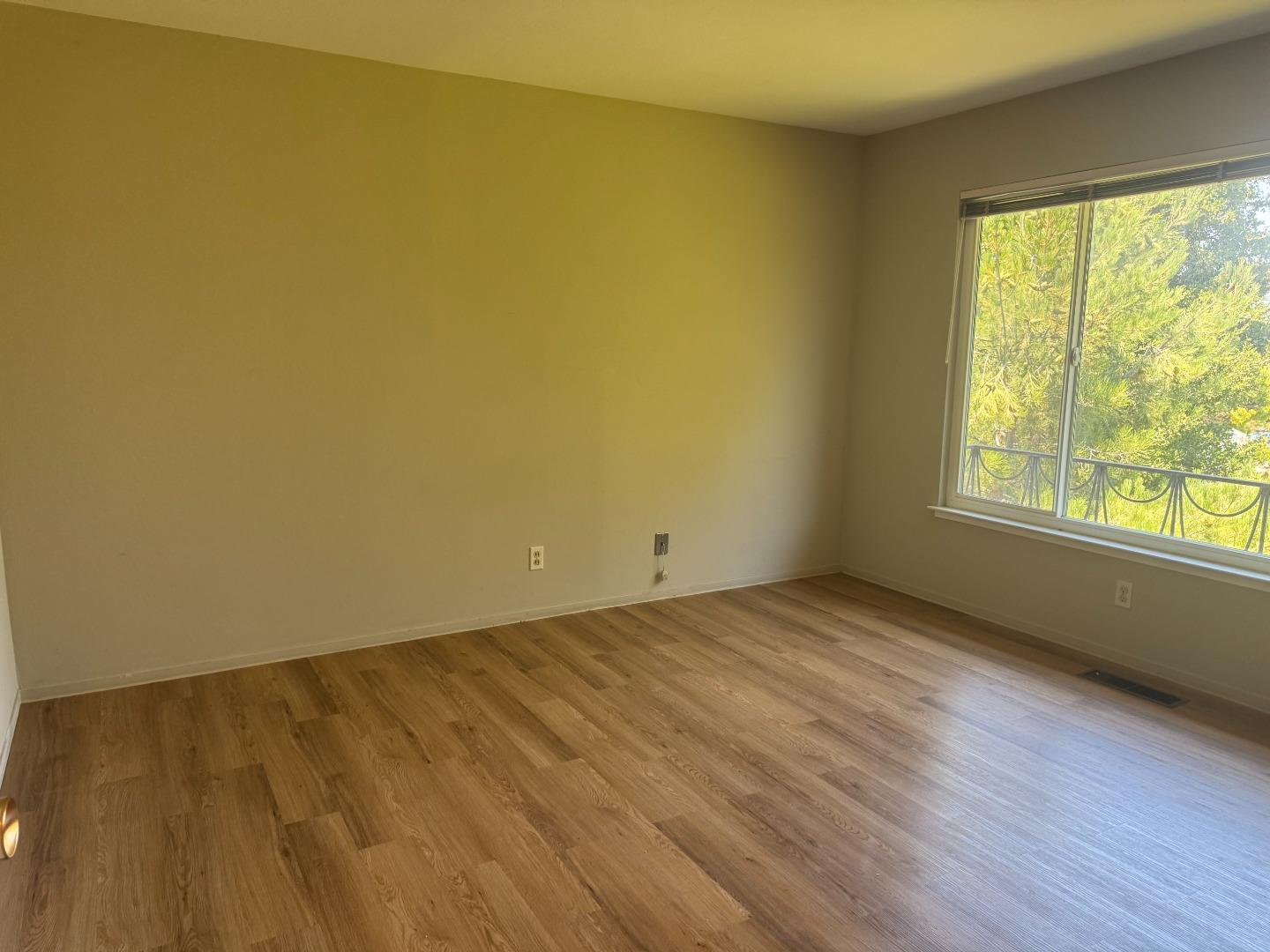 Detail Gallery Image 12 of 20 For 1768 Quesada Way #1768,  Burlingame,  CA 94010 - 2 Beds | 2/1 Baths
