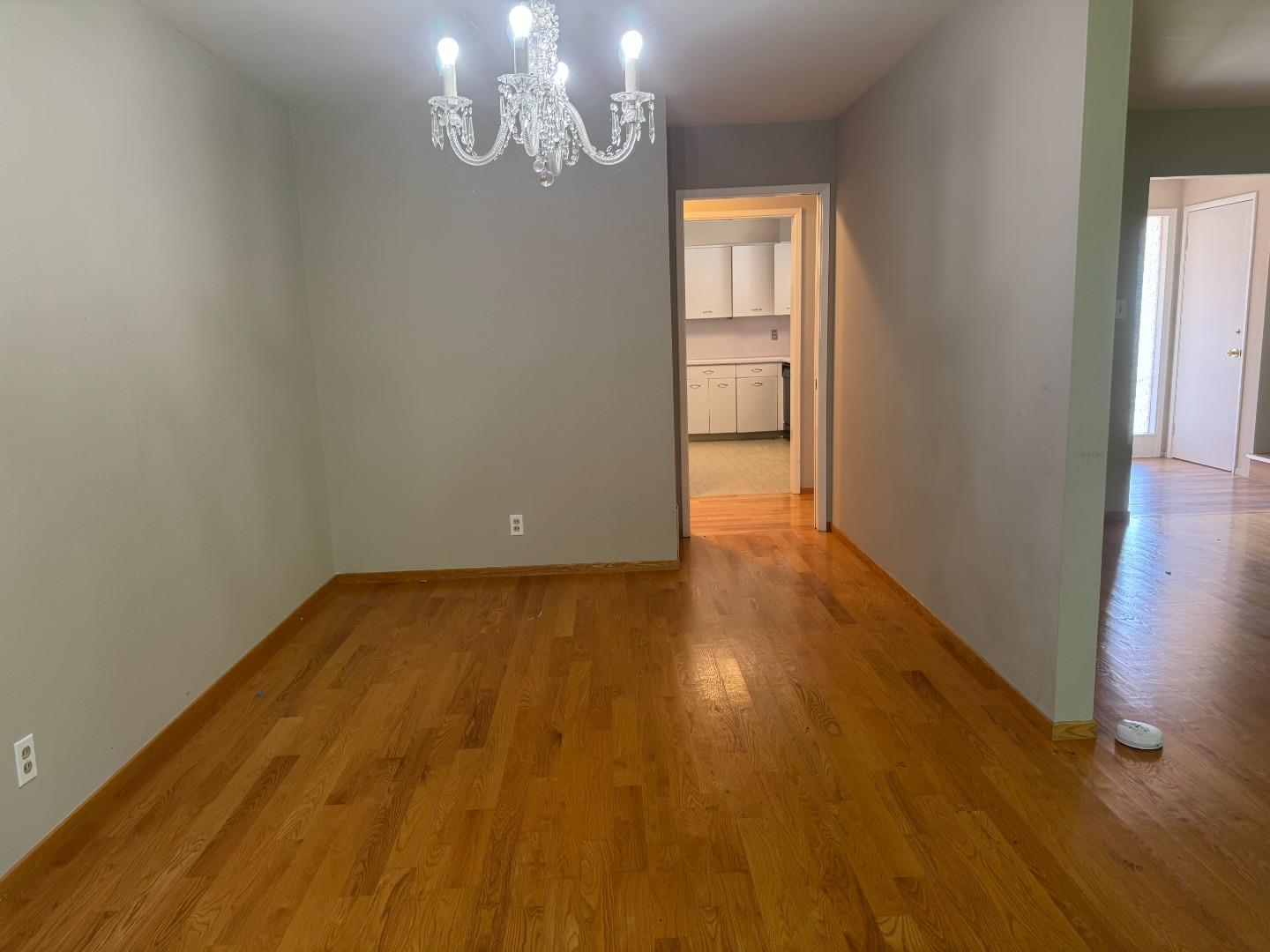 Detail Gallery Image 5 of 20 For 1768 Quesada Way #1768,  Burlingame,  CA 94010 - 2 Beds | 2/1 Baths