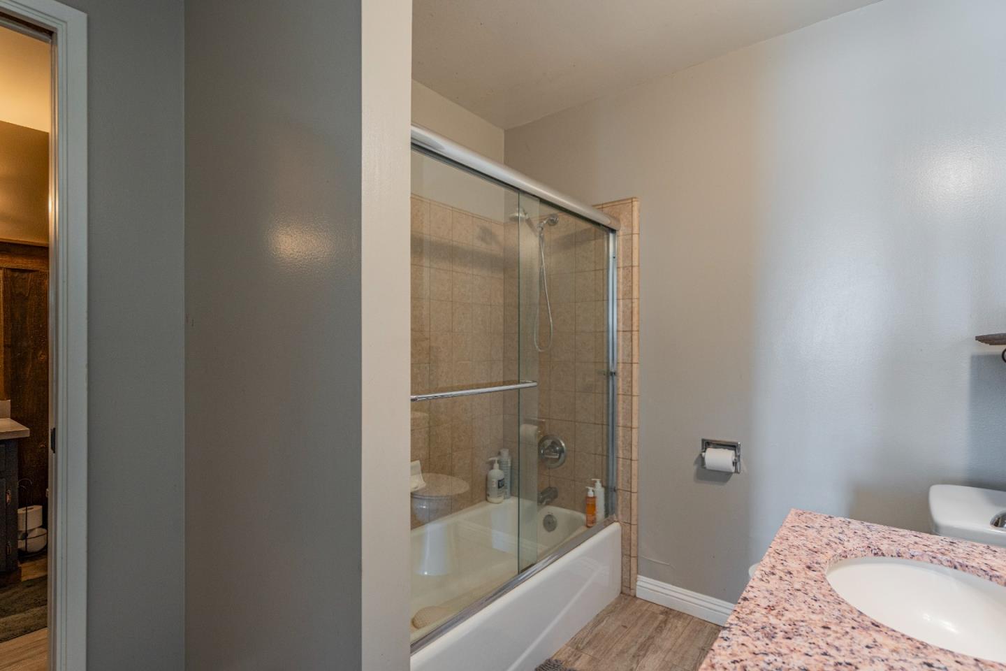 Detail Gallery Image 29 of 101 For 301 Carpenter Dr, Hollister,  CA 95023 - 4 Beds | 4 Baths