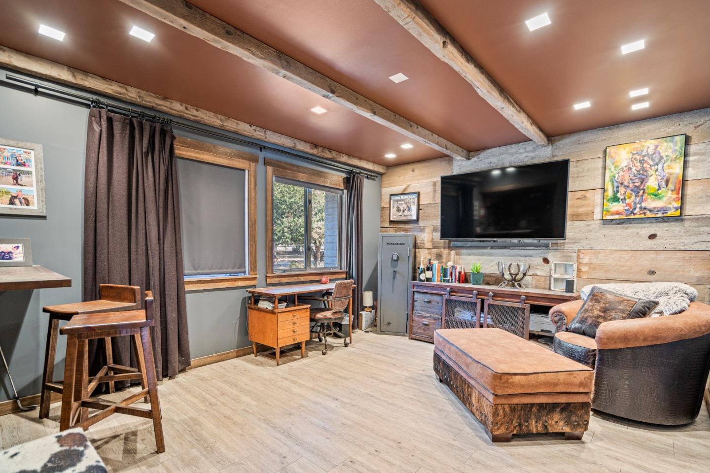 Detail Gallery Image 30 of 101 For 301 Carpenter Dr, Hollister,  CA 95023 - 4 Beds | 4 Baths
