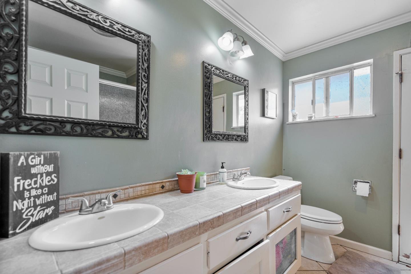Detail Gallery Image 33 of 101 For 301 Carpenter Dr, Hollister,  CA 95023 - 4 Beds | 4 Baths