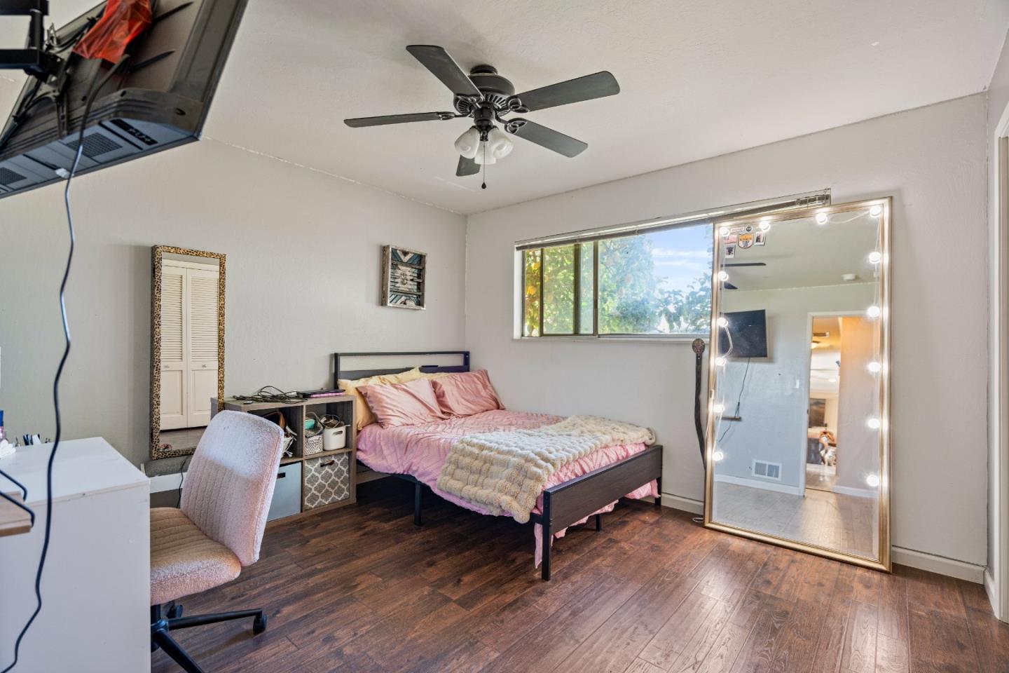 Detail Gallery Image 35 of 101 For 301 Carpenter Dr, Hollister,  CA 95023 - 4 Beds | 4 Baths