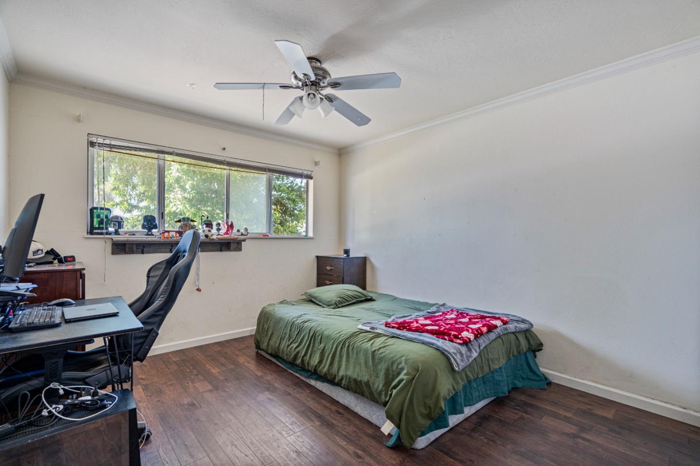 Detail Gallery Image 37 of 101 For 301 Carpenter Dr, Hollister,  CA 95023 - 4 Beds | 4 Baths