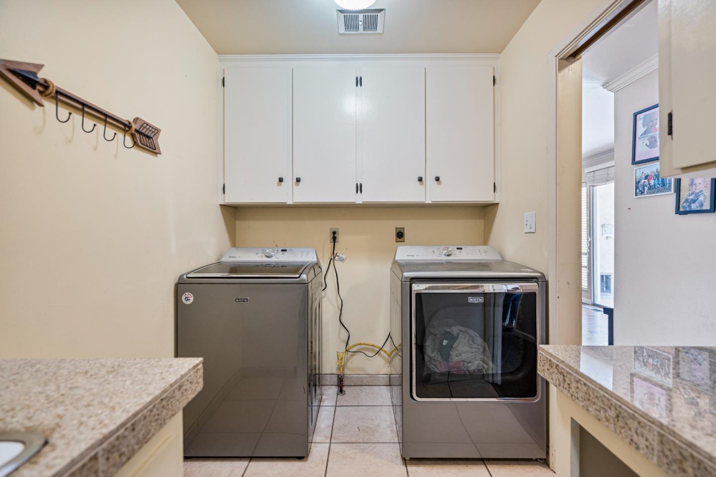 Detail Gallery Image 40 of 101 For 301 Carpenter Dr, Hollister,  CA 95023 - 4 Beds | 4 Baths