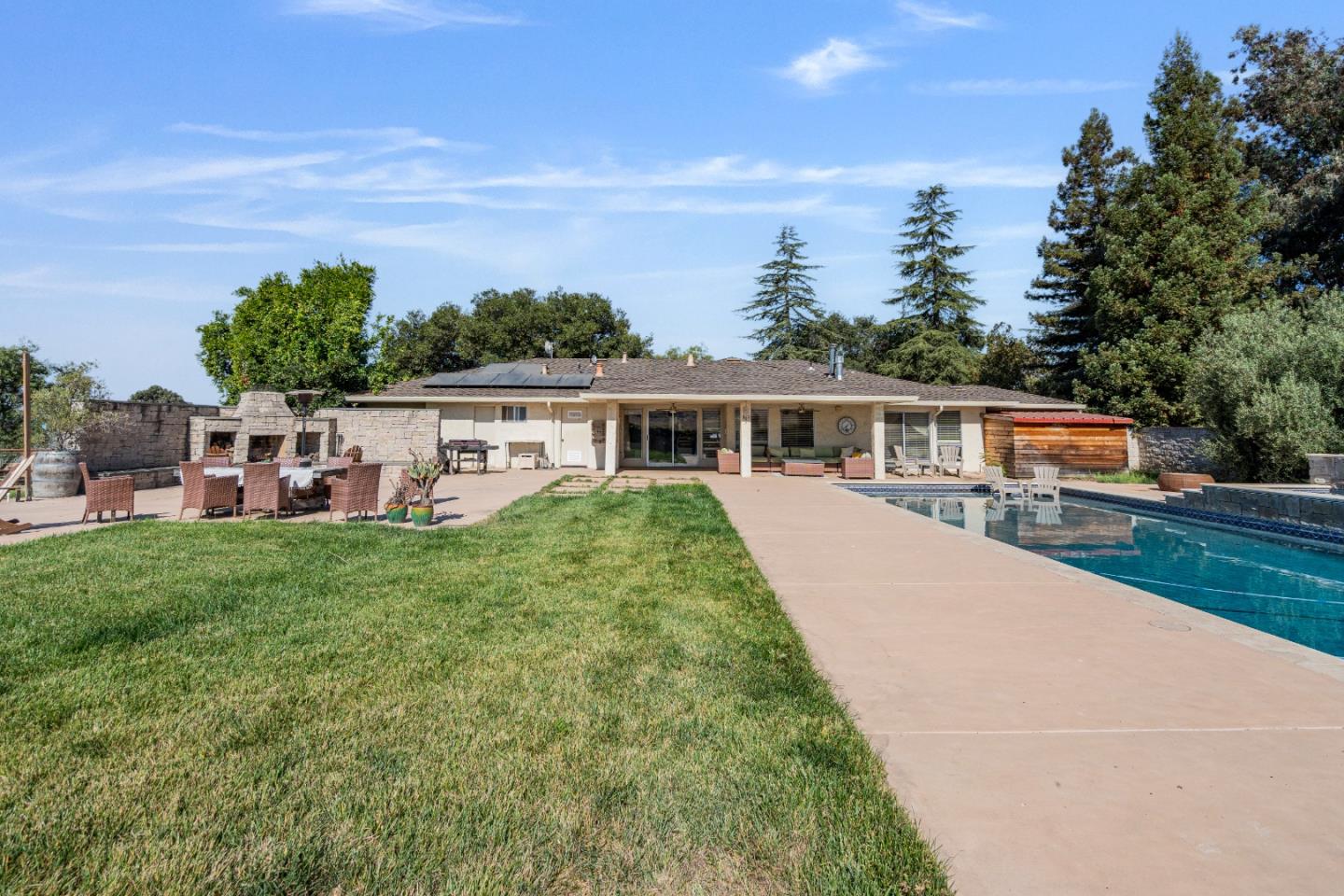 Detail Gallery Image 48 of 101 For 301 Carpenter Dr, Hollister,  CA 95023 - 4 Beds | 4 Baths
