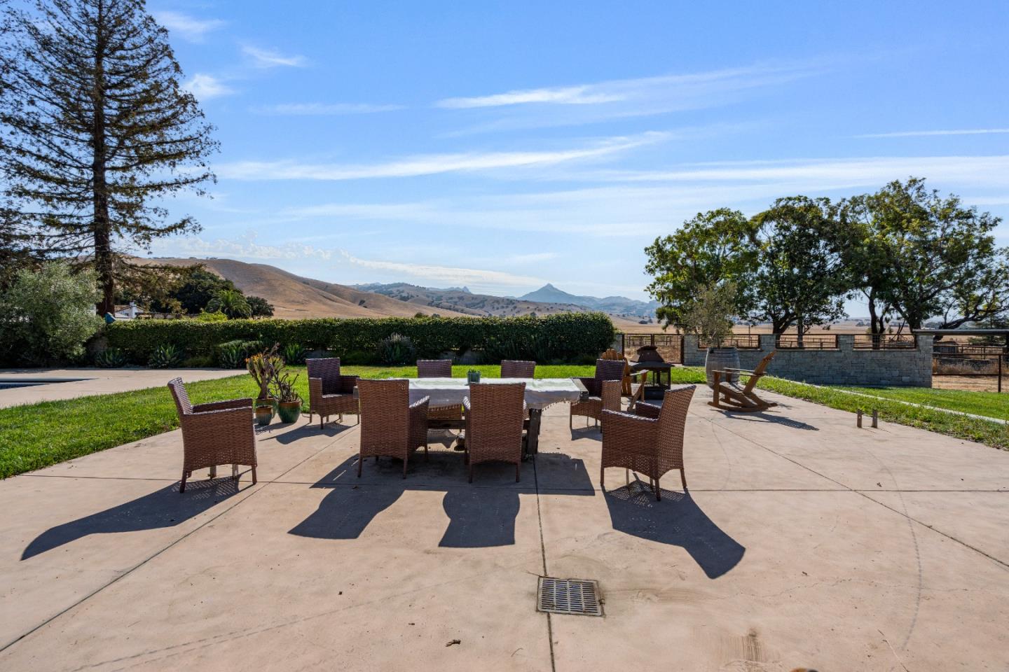 Detail Gallery Image 54 of 101 For 301 Carpenter Dr, Hollister,  CA 95023 - 4 Beds | 4 Baths