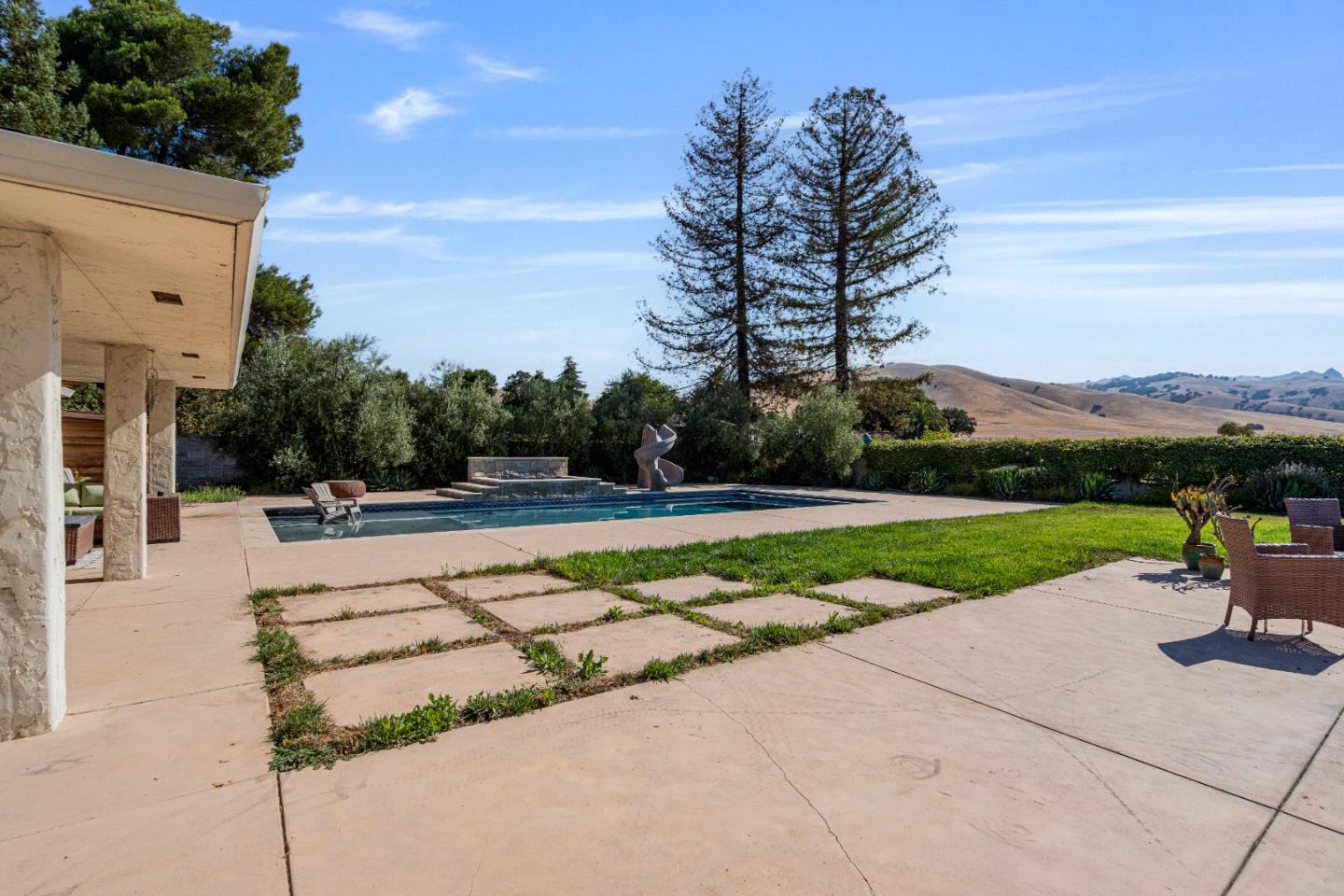 Detail Gallery Image 55 of 101 For 301 Carpenter Dr, Hollister,  CA 95023 - 4 Beds | 4 Baths