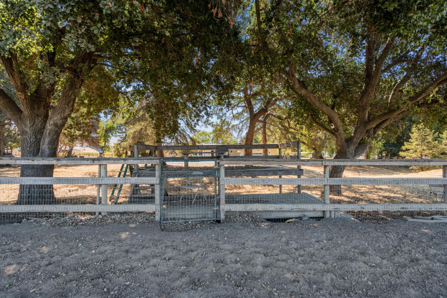 Detail Gallery Image 64 of 101 For 301 Carpenter Dr, Hollister,  CA 95023 - 4 Beds | 4 Baths
