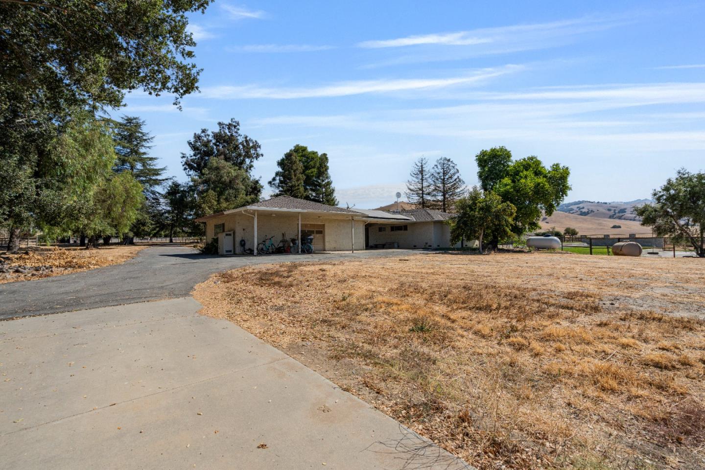 Detail Gallery Image 68 of 101 For 301 Carpenter Dr, Hollister,  CA 95023 - 4 Beds | 4 Baths