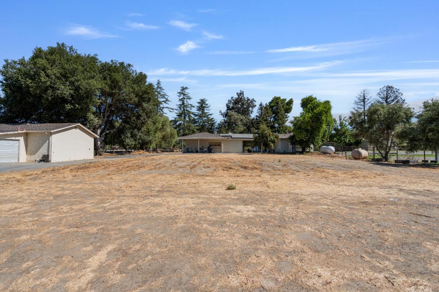 Detail Gallery Image 69 of 101 For 301 Carpenter Dr, Hollister,  CA 95023 - 4 Beds | 4 Baths