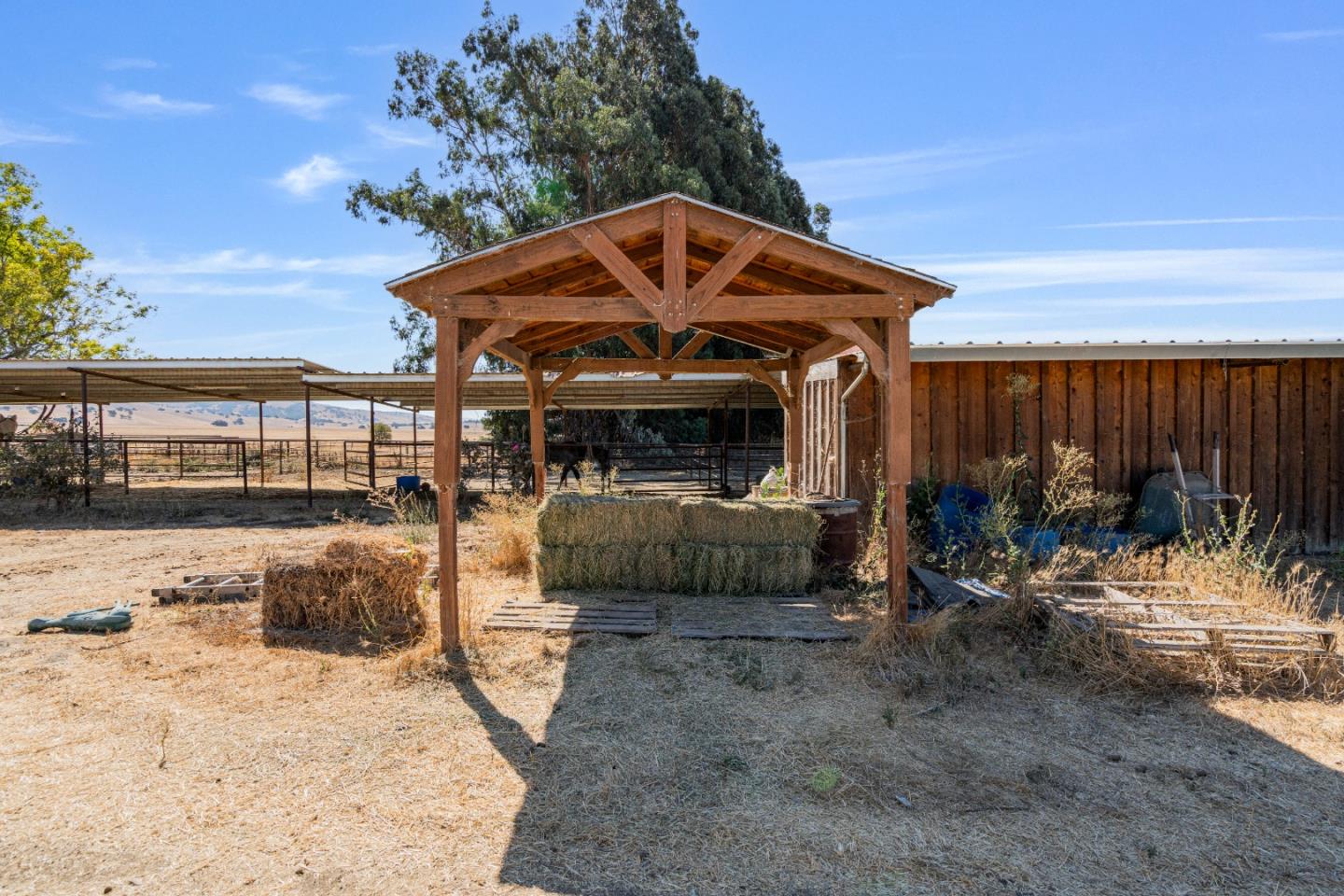 Detail Gallery Image 82 of 101 For 301 Carpenter Dr, Hollister,  CA 95023 - 4 Beds | 4 Baths