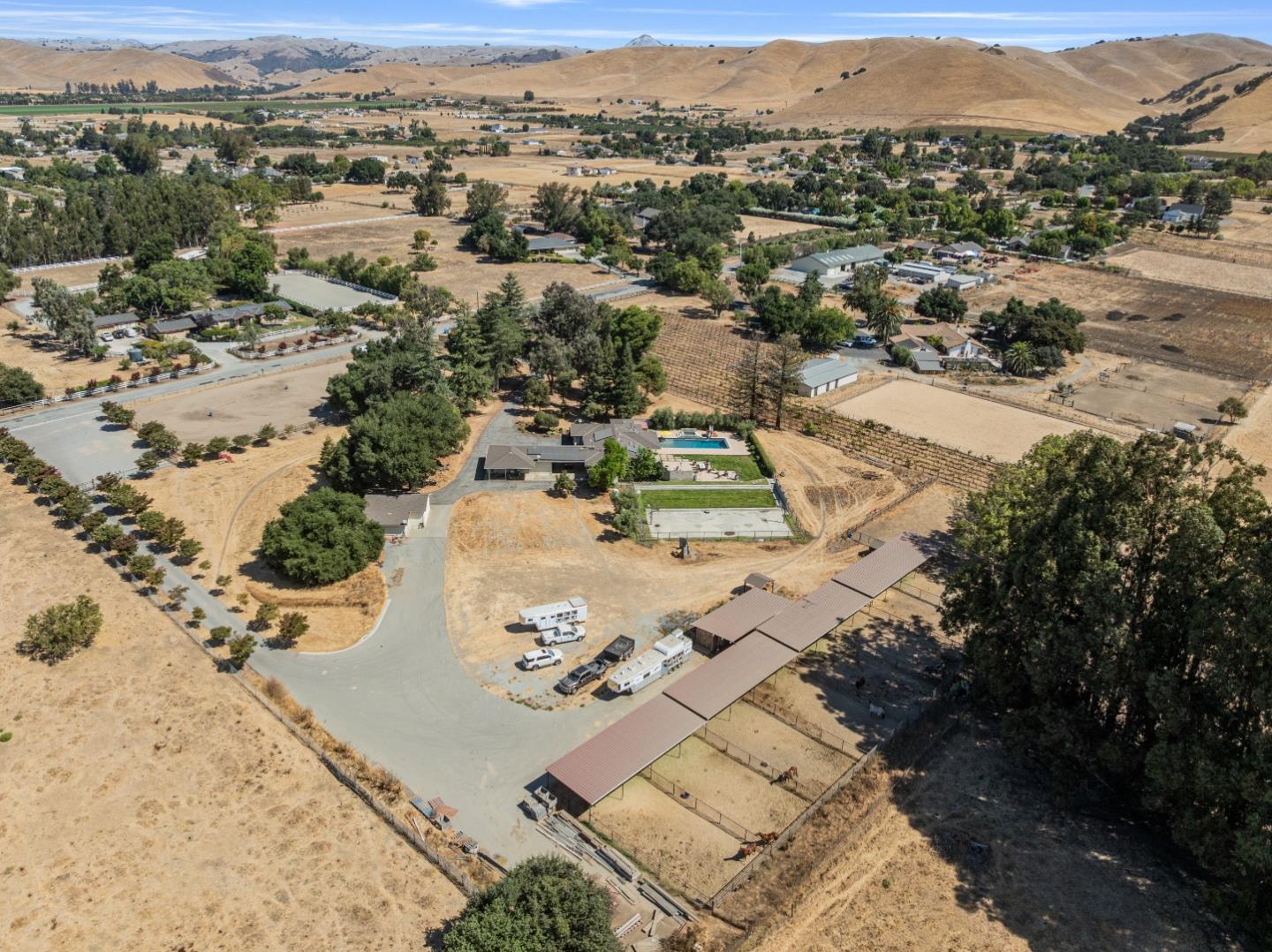 Detail Gallery Image 87 of 101 For 301 Carpenter Dr, Hollister,  CA 95023 - 4 Beds | 4 Baths