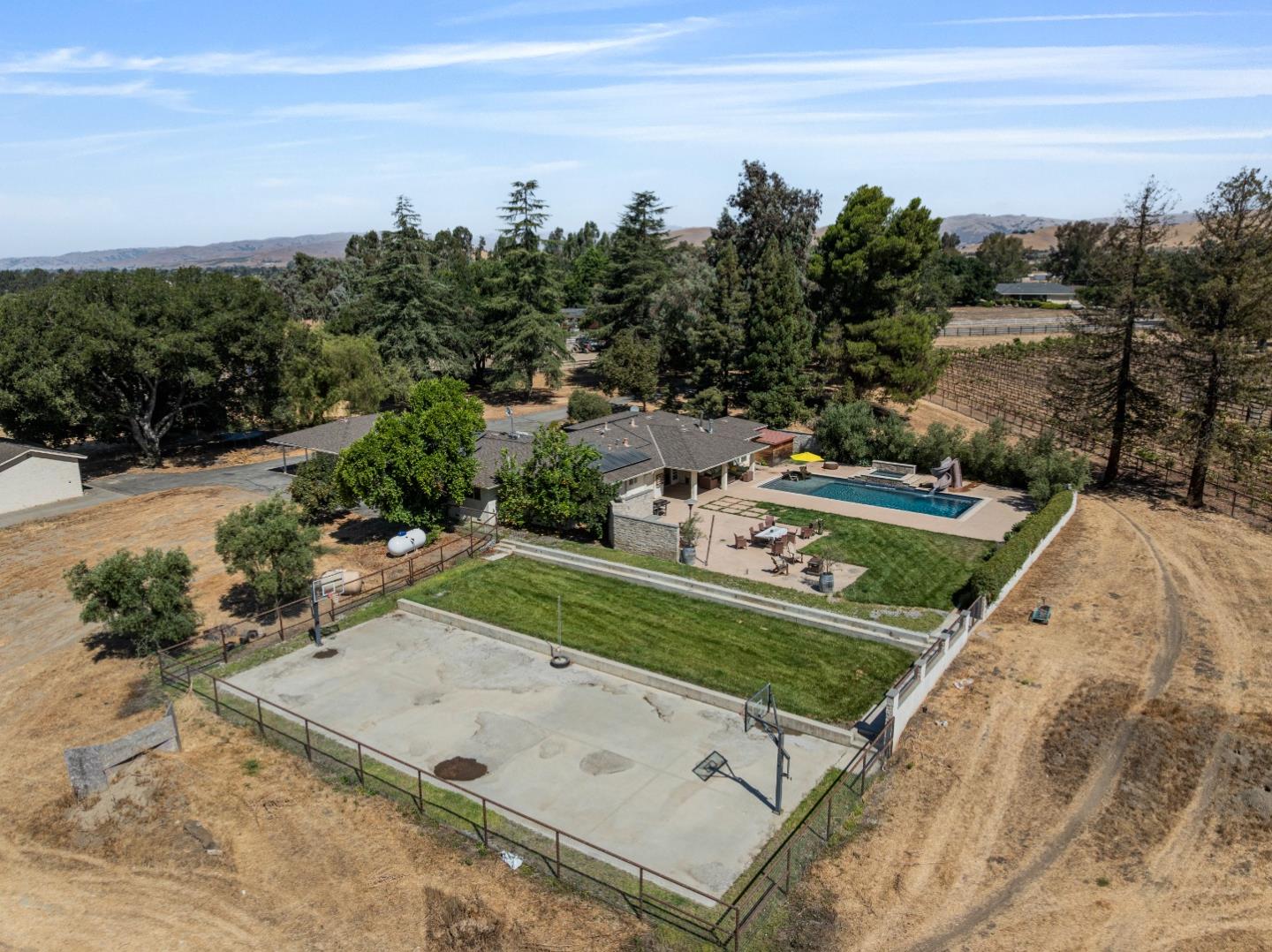 Detail Gallery Image 91 of 101 For 301 Carpenter Dr, Hollister,  CA 95023 - 4 Beds | 4 Baths