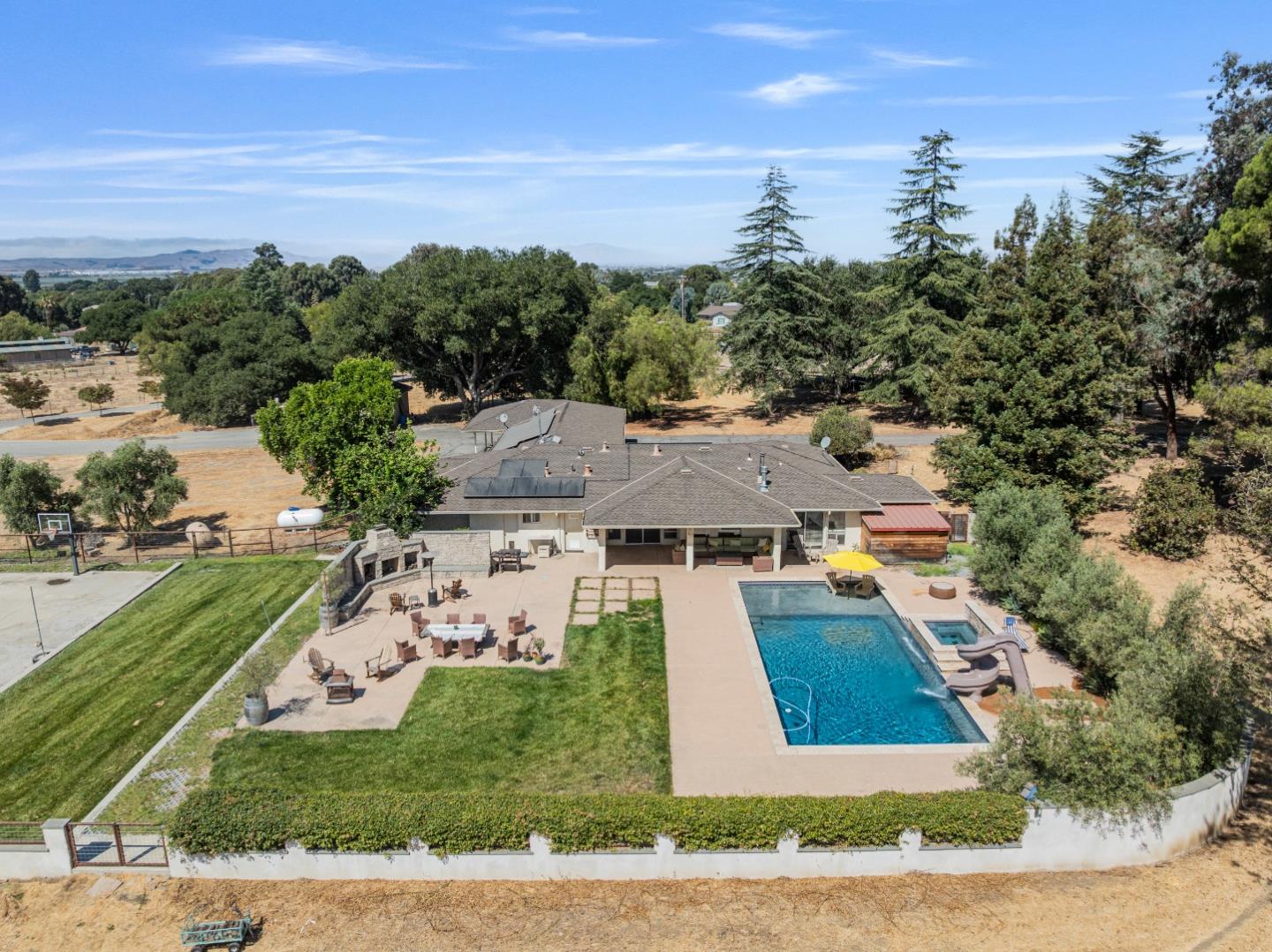 Detail Gallery Image 93 of 101 For 301 Carpenter Dr, Hollister,  CA 95023 - 4 Beds | 4 Baths