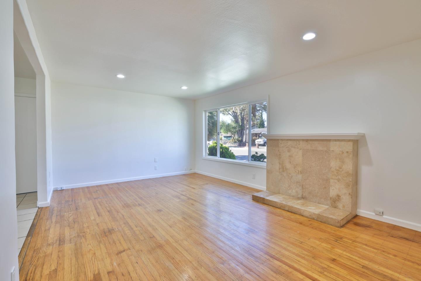 Detail Gallery Image 4 of 34 For 6875 Normandy, Newark,  CA 94560 - 3 Beds | 2 Baths