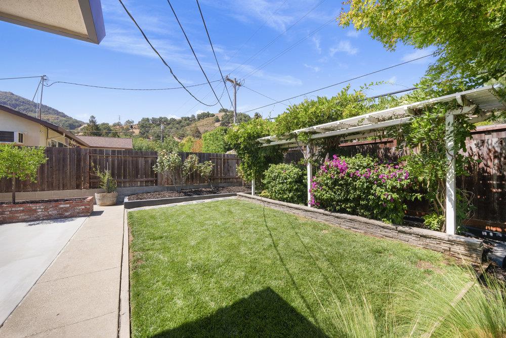 Detail Gallery Image 20 of 30 For 365 Heidi Dr, Morgan Hill,  CA 95037 - 3 Beds | 2 Baths