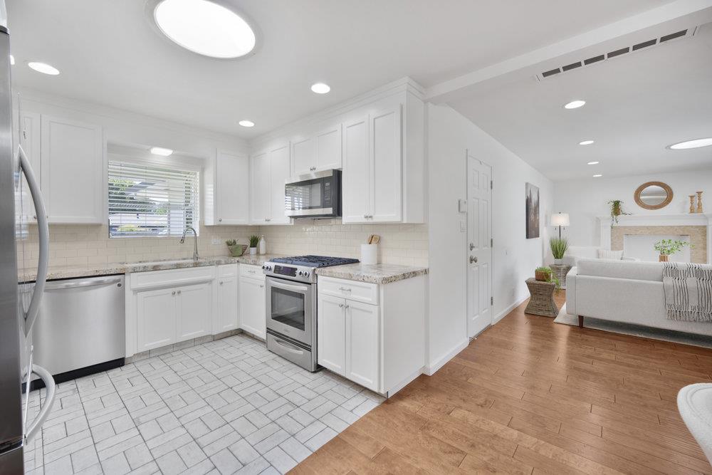 Detail Gallery Image 8 of 30 For 365 Heidi Dr, Morgan Hill,  CA 95037 - 3 Beds | 2 Baths