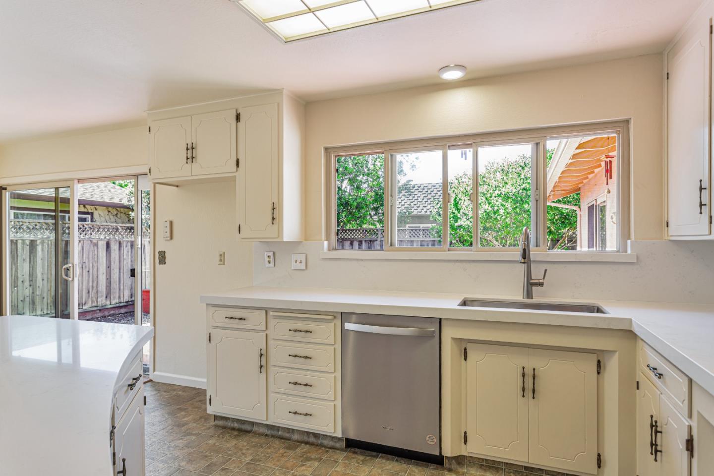 Detail Gallery Image 17 of 38 For 1223 La Canada Way, Salinas,  CA 93901 - 3 Beds | 2 Baths