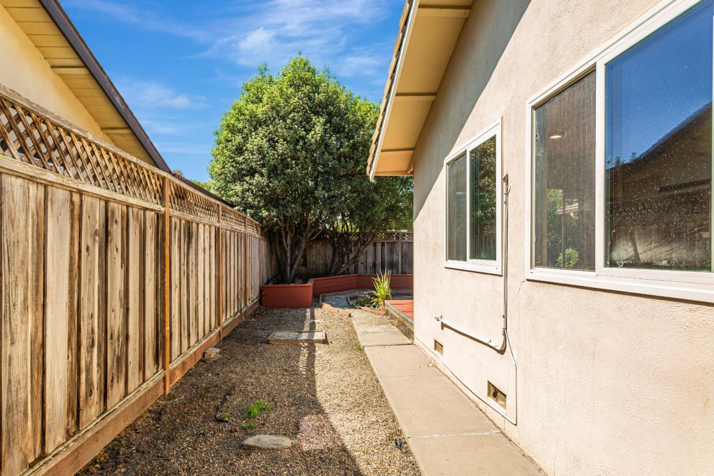 Detail Gallery Image 18 of 38 For 1223 La Canada Way, Salinas,  CA 93901 - 3 Beds | 2 Baths